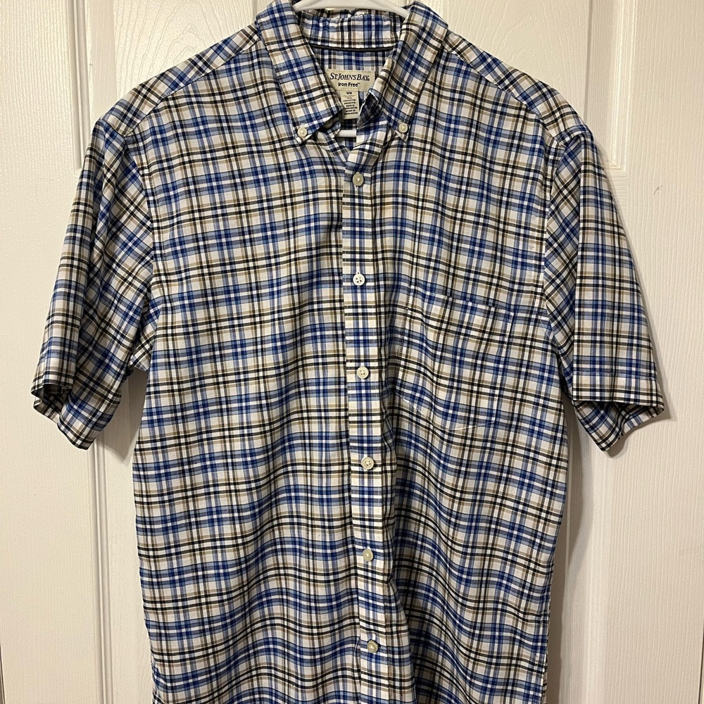 St. John's Bay Blue and White Casual Button Down Shirt | GUC | MED